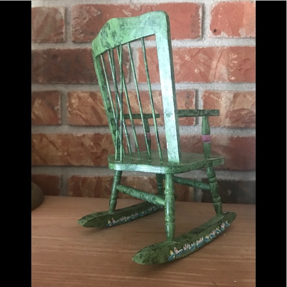 💚 Rare Vintage 1970’s Hand painted Doll Rocking Chair - Picture 8 of 13